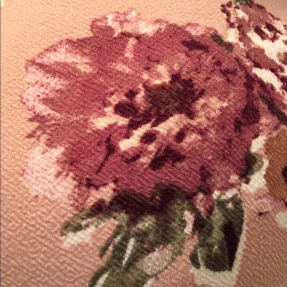 Floral Open shoulder dress - Picture 4 of 4